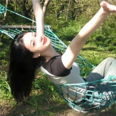 年轻的媳妇 海报